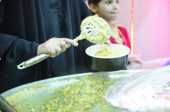 شابة جامعية تعوض سنوات الانتظار بحثا عن العمل في الطهي