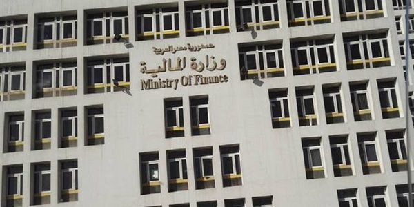 المالية المصرية تطرح أذون خزانة بقيمة 15.5 مليار جنيه