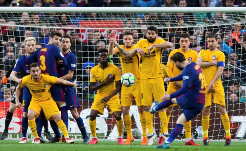 قذيفة ميسي تضرب طموحات أتلتيكو وتقرب برشلونة من لقب الدوري