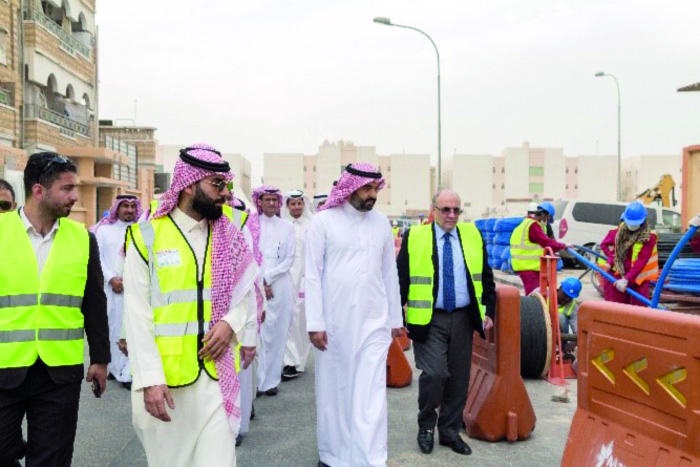 وزير الاتصالات وتقنية المعلومات 
في زيارة لمواقع الألياف الضوئية لشركة الاتصالات المتكاملة «iTc»