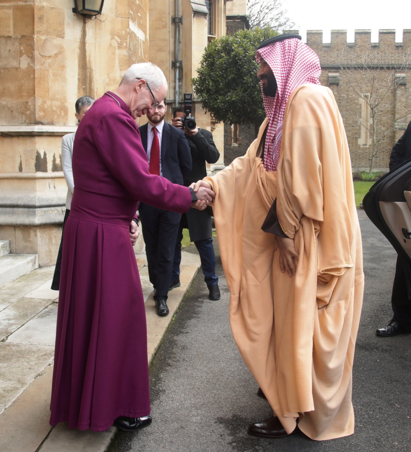 الأمير محمد بن سلمان يتسلم «مخطوطة القرآن في برمنجهام»