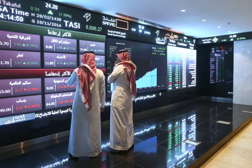 سوق الأسهم السعودية يخترق حاجز 8300 نقطة