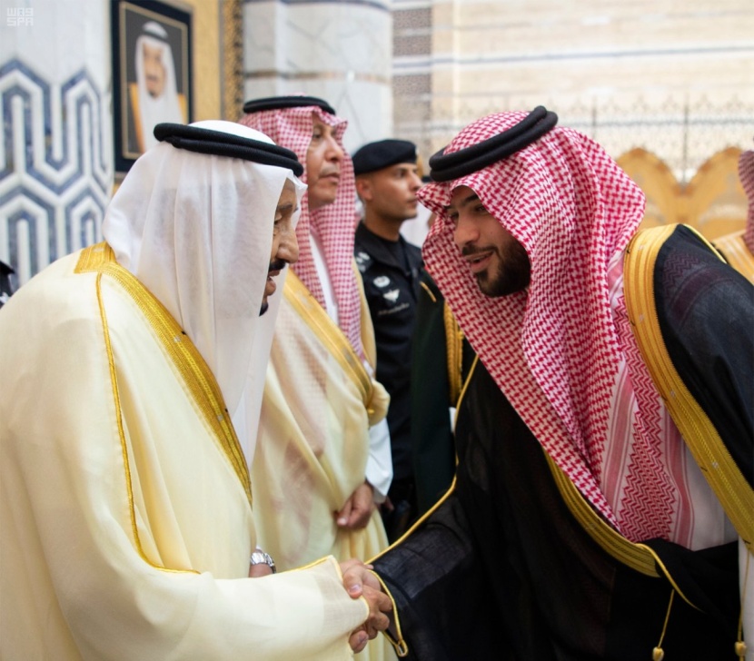خادم الحرمين الشريفين يصل جدة قادماً من الرياض