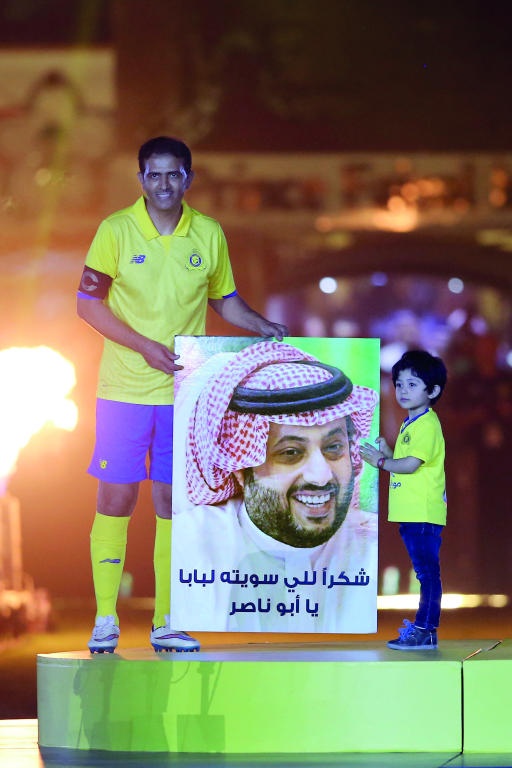 الهريفي .. وداع وبر بالأم