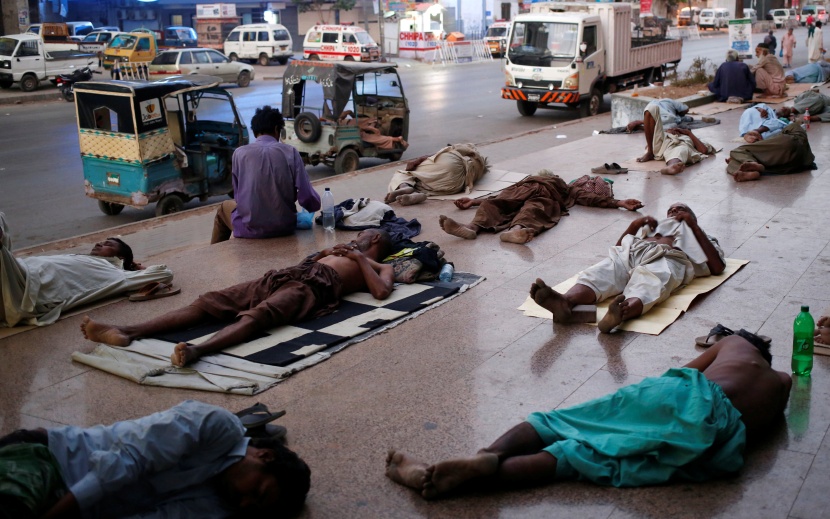 وفاة 65 شخصا في موجة حر بمدينة كراتشي الباكستانية