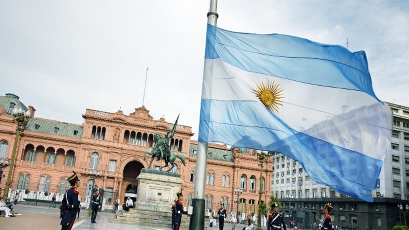 الأرجنتين تستعد لأزمة مع سعيها مجددا لطلب المساعدة من صندوق النقد