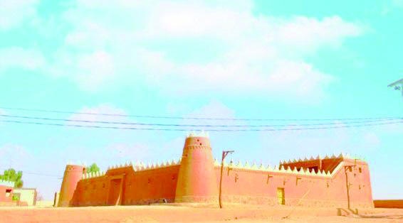 الفريح يعيد ترميم قصر أسرته الذي بني قبل 200 عام