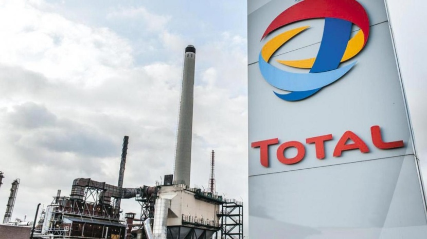 "توتال" تبدأ تنمية حقل "زينيا2" النفطي في أنجولا.. بطاقة 40 ألف برميل يوميا