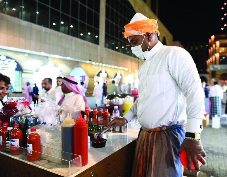في أجواء رمضانية .. «البسطات الشعبية» والمأكولات الحجازية تحيي ليالي جدة