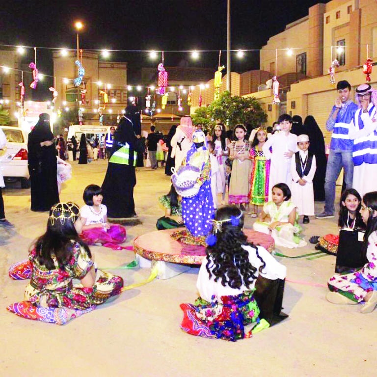 «الحوامة» .. موروث نجدي قديم عاشه أطفال الرياض ليلة العيد