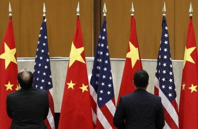 الشركات الأمريكية والصينية تستعد لنزاع تجاري متصاعد 