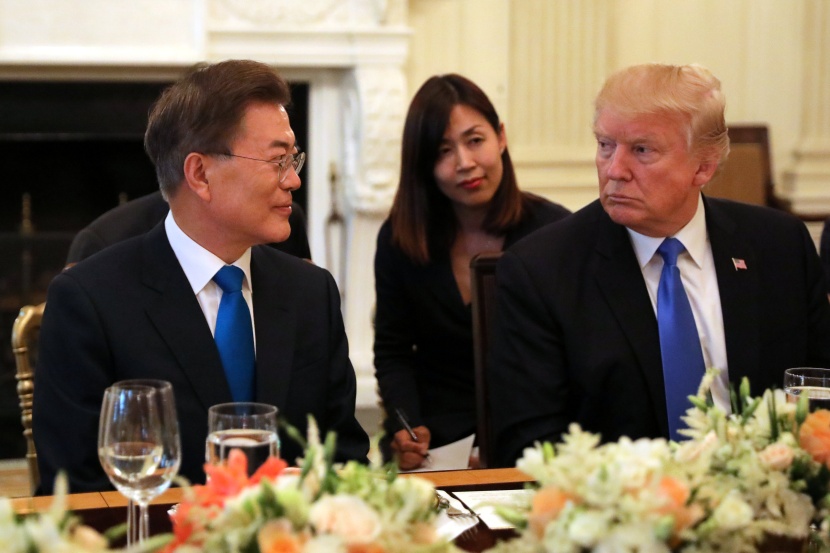 كوريا الجنوبية وأمريكا تبحثان استئناف العقوبات على إيران