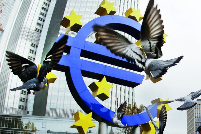 بعيدا عن المونديال.. إيطاليا تهدد باجتياح مرمى العملة الأوروبية