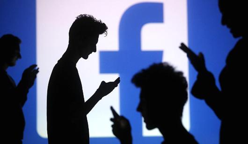 تراجع شعبية "فيسبوك" بين المراهقين
