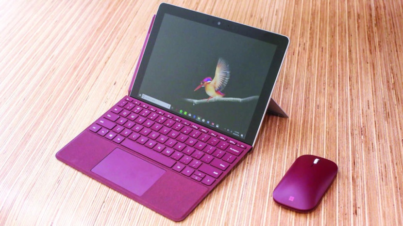 «مايكروسوفت» تقلب الطاولة على «أبل» وأجهزة أندرويد وتطلق جهازها اللوحي Surface Go