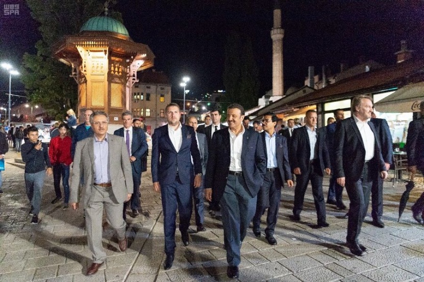 الرئيس البوسني يصطحب الأمير سلطان بن سلمان في جولة بالوسط التاريخي لمدينة سراييفو