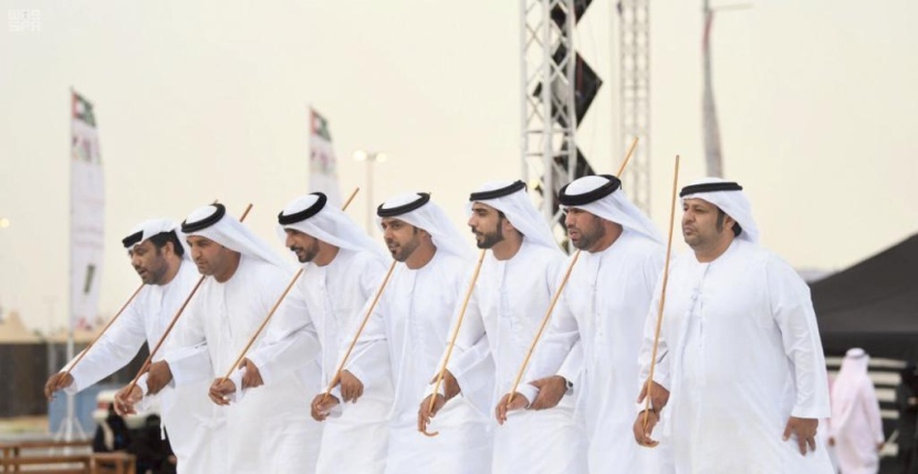 «اليولة» و«الرزفة» و«الحربية» الإماراتية تستقطب زوار سوق عكاظ