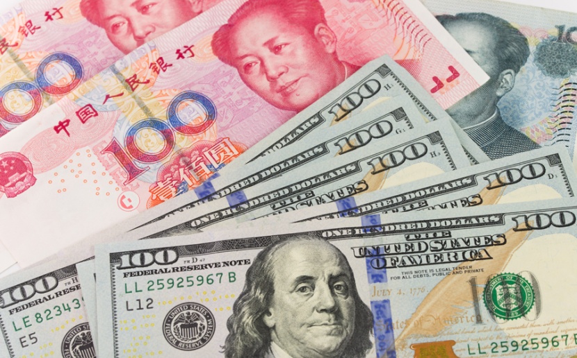 العملة الأمريكية دون أعلى مستوى في عام.. والأنظار على اليوان