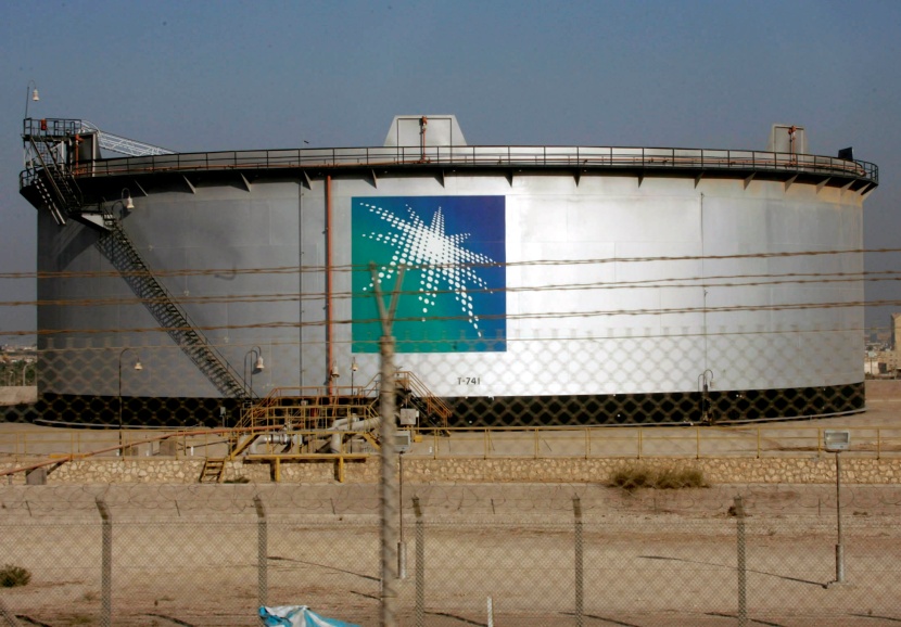 استطلاع: ارتفاع إيرادات النفط يعزز توقعات ماليات دول الخليج