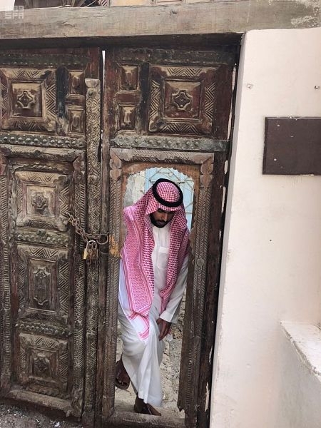 وزير الثقافة يتفقد مشروع جدة التاريخية