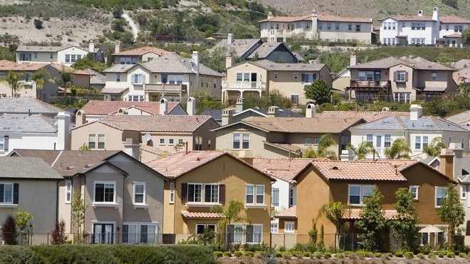 عقود شراء المساكن القائمة في أمريكا ترتفع على غير المتوقع في يونيو