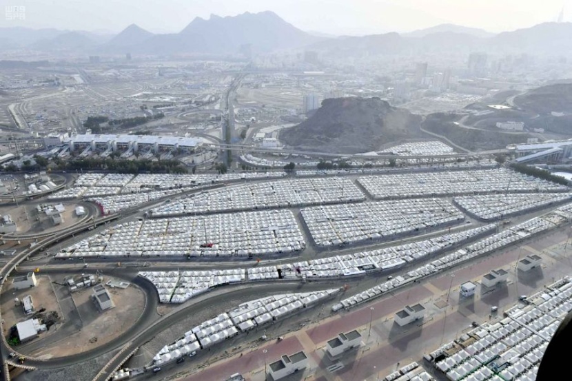 صور من سماء مكة ترصد الجهود التي تقوم بها الجهات الحكومية والأهلية لخدمة الحجاج