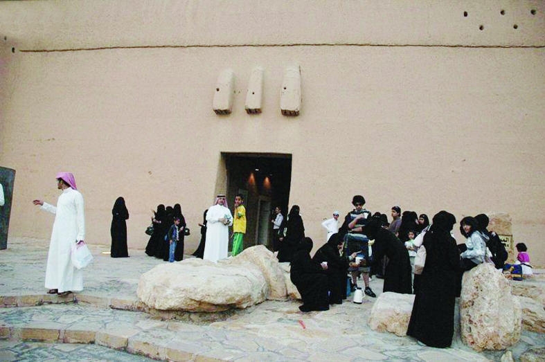المواقع الأثرية والتراثية تجذب 5500 زائر لمتحف المصمك التاريخي