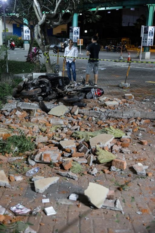 زلزال يضرب جزيرة إندونيسية ويخلف 32 قتيلا وعشرات الجرحى