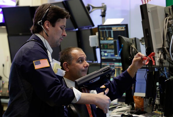 الأسهم الأمريكية تسجل استقرارا بسبب مكاسب التكنولوجيا في بورصة نيويورك للأوراق المالية