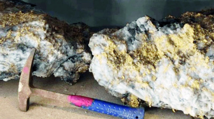 العثور على صخرتين ضخمتين 
من الذهب بقيمة 13 مليون دولار