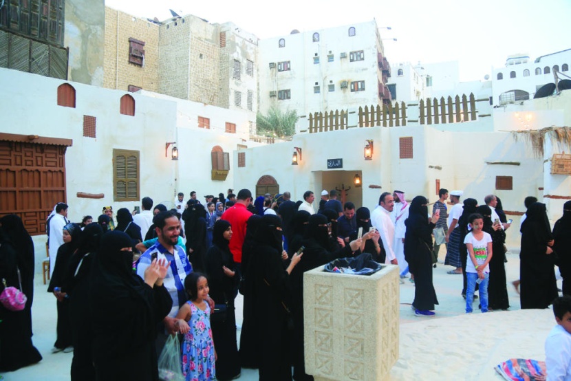 «تاريخنا مسك» تسترجع المهن التراثية وتعيد «زمن الطيبين» إلى الواجهة