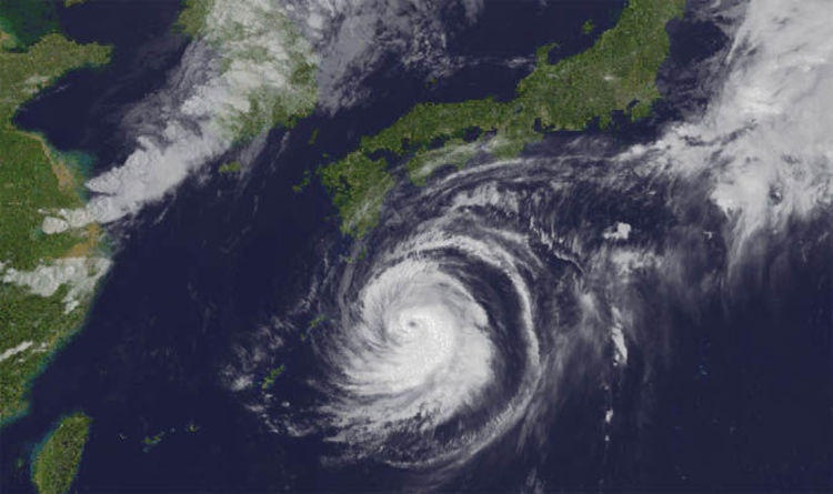 اليابان تستعدّ لمواجهة أقوى إعصار منذ ربع قرن