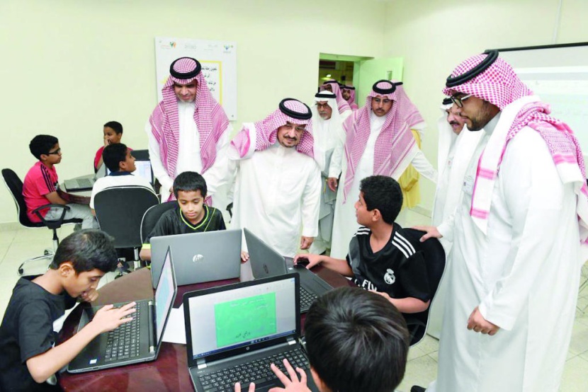 أمير الرياض: أندية الأحياء تحفظ الشباب..
ونتطلع إلى مخرجات أفضل