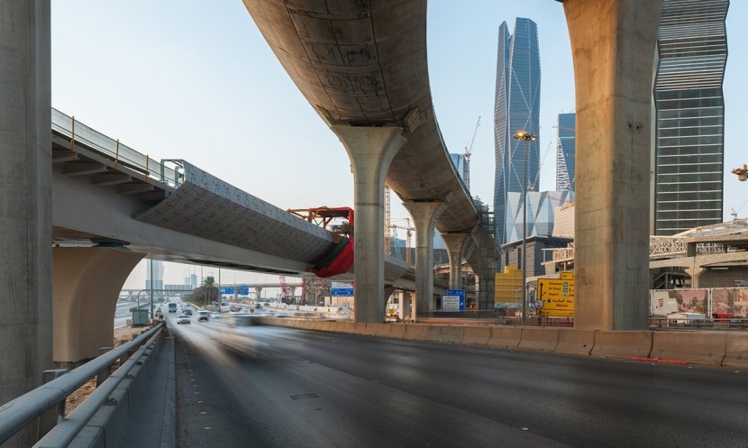 اكتمال أعمال تركيب جسور قطار الرياض بنسبة 100%
