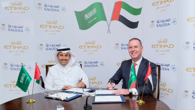 الخطوط السعودية والاتحاد للطيران توقعان اتفاقية الرمز المشترك