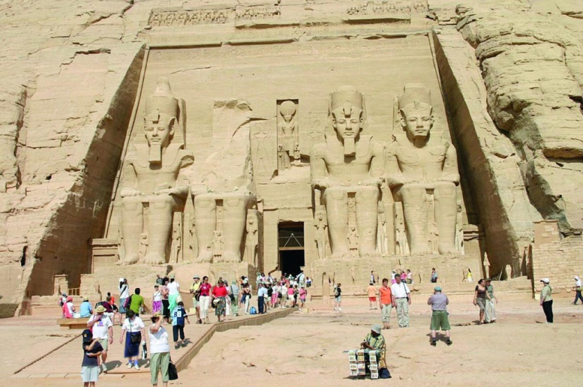3000 سائح يشهدون تعامد الشمس على معبد أبوسمبل