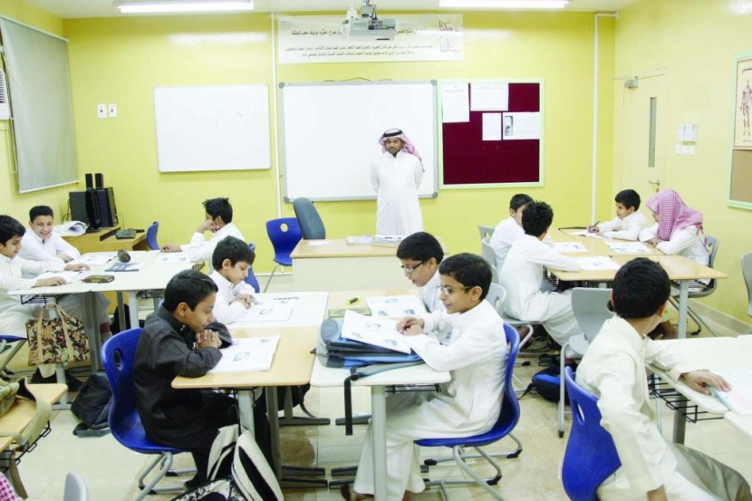 في يومهم العالمي.. مغردون يدعون إلى تطوير المعلمين وتكريم المتميزين منهم