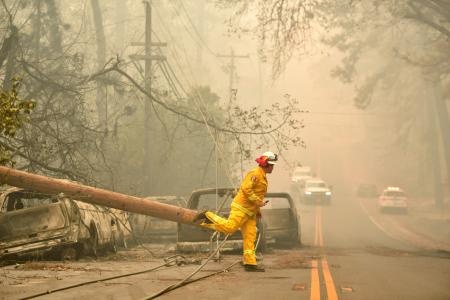 ارتفاع عدد ضحايا حرائق كاليفورنيا إلى 23 قتيلا
