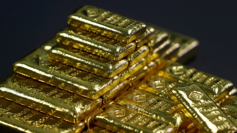أسعار الذهب تتحرك في نطاق ضيق وتتجه لتسجيل ثاني مكسب أسبوعي