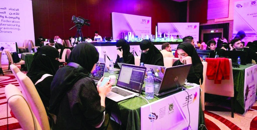 الفتيات يتفوقن على الشباب في «هاكاثون سايبر» الرياض.. والاحتراف شعار المسابقة