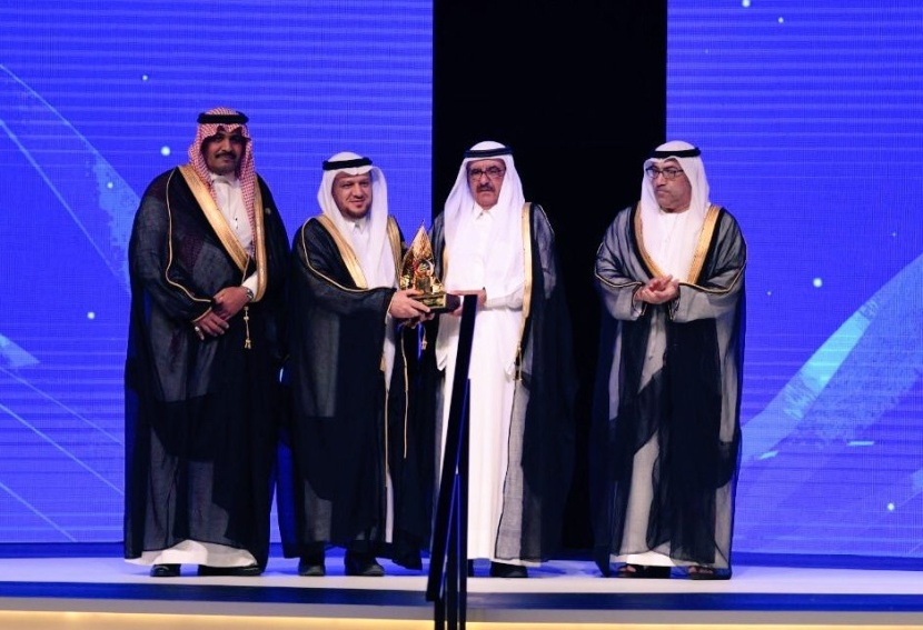  نائب حاكم دبي يكرّم مركز الملك سلمان للإغاثة لفوزه بجائزة شخصية العام الاعتبارية