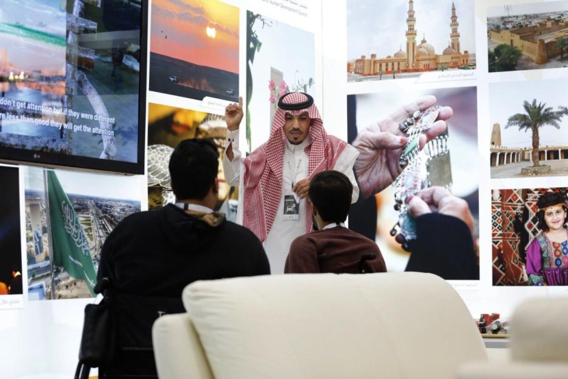 ملتقى ألوان السعودية يستحضر تاريخ صناعة الكاميرا لتثقيف زواره