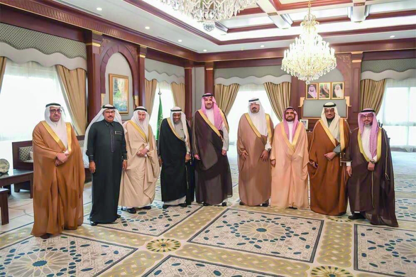 أمير المدينة المنورة يطلع على مبادرة وقف طيبة للمعرفة