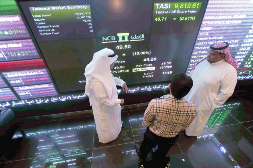 محللون: عودة سوق الأسهم السعودية إلى الربحية تحفز السيولة الاستثمارية