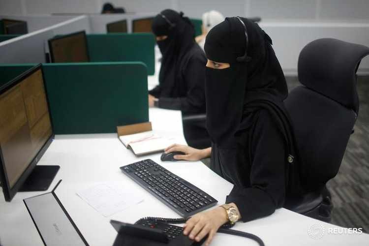 34 % معدل مشاركة المرأة في سوق العمل .. 19.60 % سعوديات