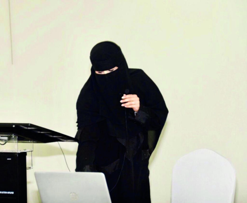 مختص يطالب المؤسسات الحكومية والخاصة بالتعامل مع الفرص والتحديات بـ «التحول الرقمي»