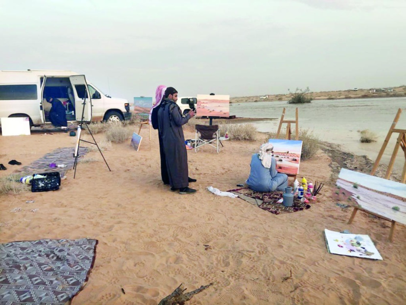 بريشة فنانين سعوديين.. وادي الرمة يتحول إلى لوحات تشكيلية
