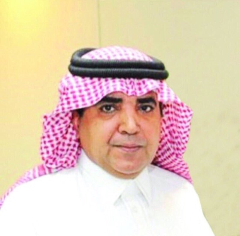 رئيس تحرير "الرياض" يباشر عمله بعد رحلة علاجية