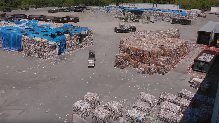 الصين تؤسس 100 قاعدة عملاقة لمعالجة النفايات المحلية