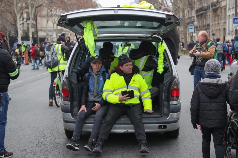 سبت عاشر من تظاهرات "السترات الصفراء" في فرنسا رغم "النقاش الكبير"